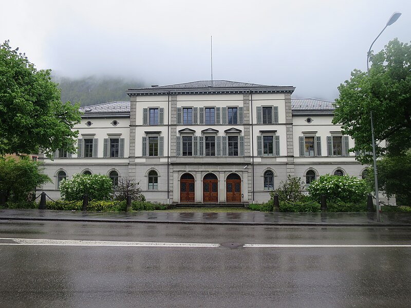 File:Gericht Glarus.JPG