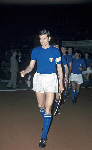 File:Giacinto Facchetti, Italia, Euro '68.jpg