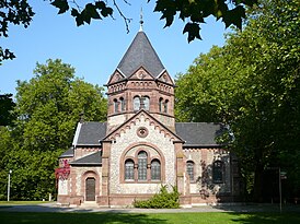 Goettingen Stadtfriedhof Kapelle 01.jpg