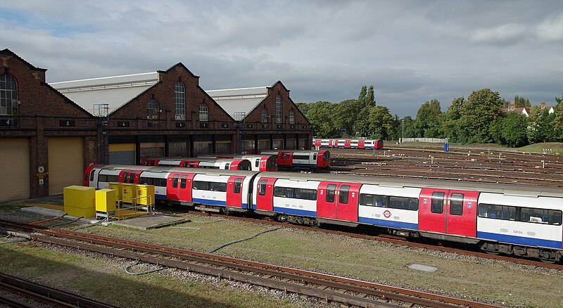 File:Golders Green Depot MMB 02.jpg