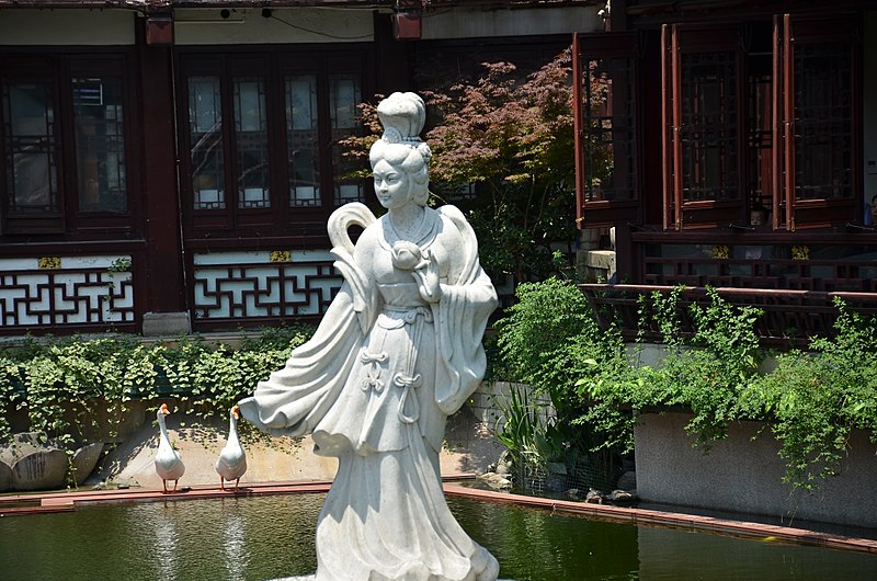 File:Guanyin on a lotus pedestal in the pool (35634562883).jpg