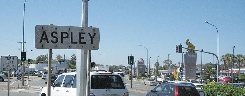 File:Gympie Road in Aspley, Queensland.jpg