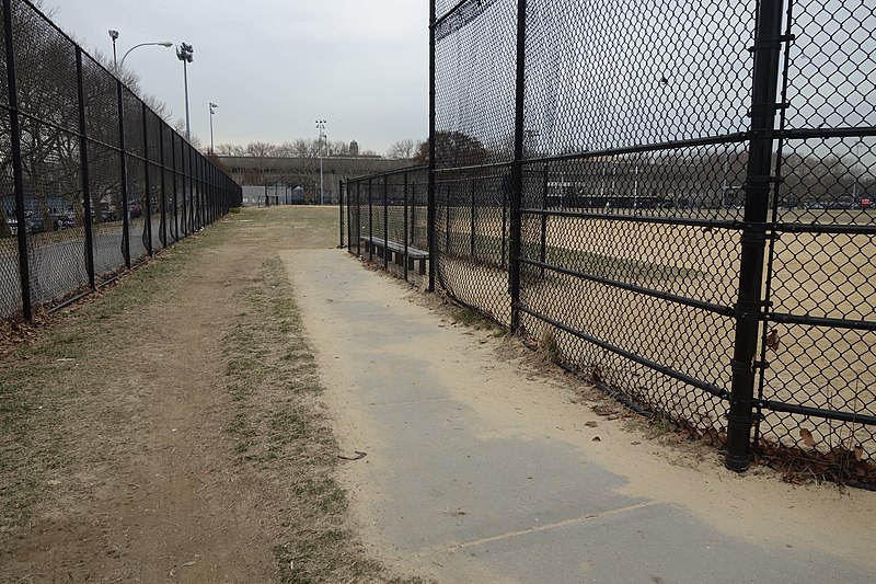 File:Harris Park Bx td (2019-03-29) 017 - Field 5.jpg