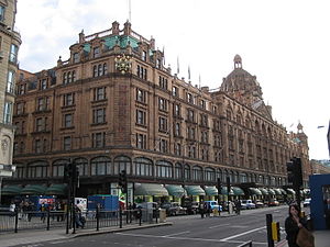 Harrods: Geschichte, Angebotspalette, Ehemaliger Hoflieferant