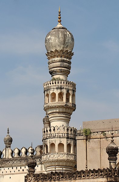 File:Hayat Bakshi Mosque 03.jpg