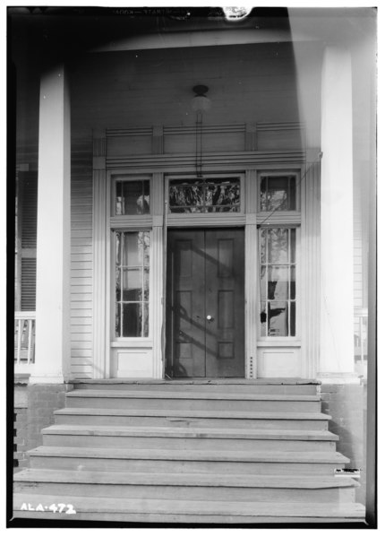 File:Historic American Buildings Survey Alex Bush, Photographer, February 2, 1937 CLOSE-UP OF MAIN ENTRANCE - Burt House, State Road 21, Talladega, Talladega County, AL HABS ALA,61-TALA.V,4-4.tif