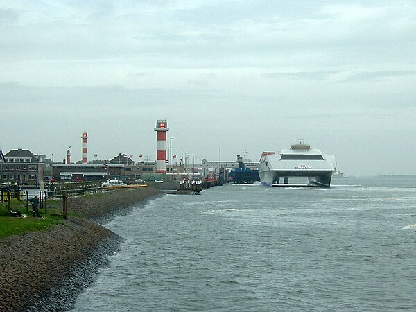 Ferry terminal on the New Waterway, with the HSS Discovery in the background