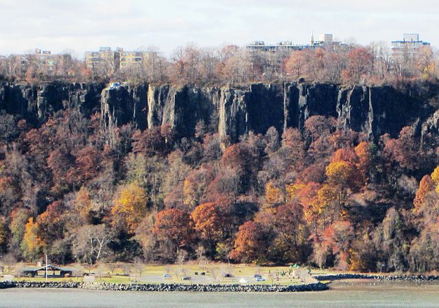 Palisades as seen from West 187th Street and Chittenden Avenue in Washington Heights, Manhattan