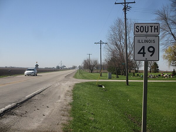 IL 49 begins southbound at US 45/US 52 near L'Erable