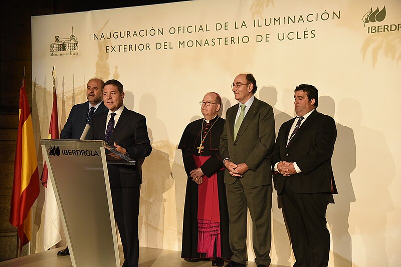 File:Inauguración de iluminaciones artísticas en Uclés (27133860247).jpg