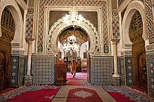 File:Inside_of_a_mosque_in_Fes_(5364764412)_(retouched).jpg