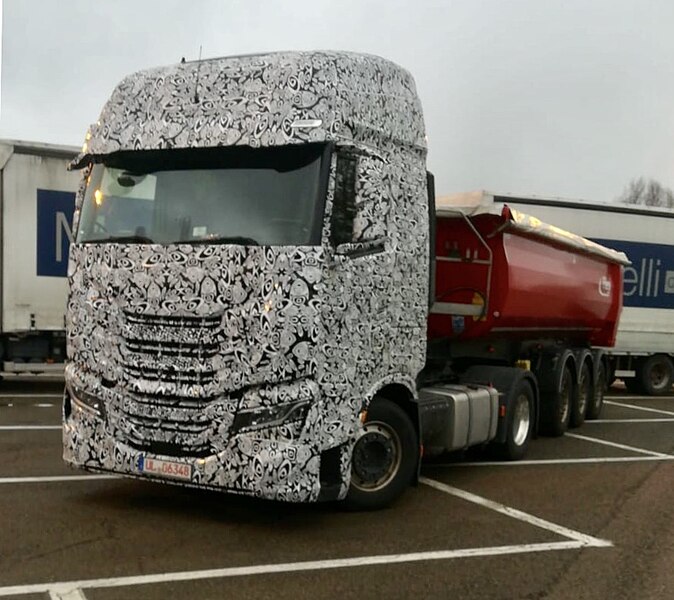 File:Iveco S-Way Prototype 2019 4.jpg