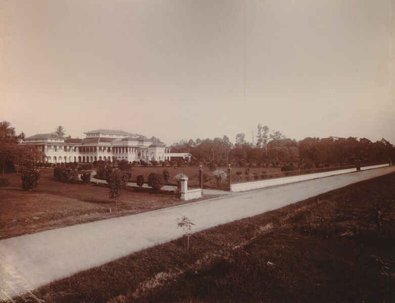 File:KITLV - 103452 - Stafhell & Kleingrothe - Medan-Deli - Palace of the Sultan of Deli, Medan, Sumatra - 1892-1895.tif