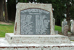 Memorial to the 1879 Kaitangata mining disaster. Kaitangatamemorial.jpg