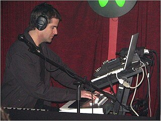 <span class="mw-page-title-main">Kevin Moore</span> American keyboardist