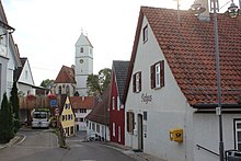 Früheres Rathaus mit Blick auf Kirche Mariä Himmelfahrt