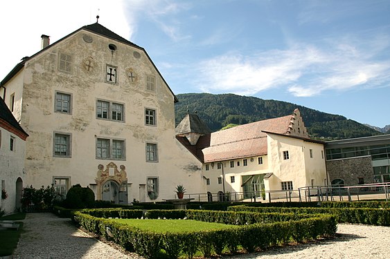 Innenhof der Kommende Sterzing- heute Museum und Musikschule