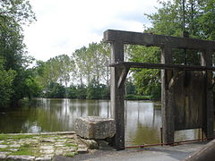 Le pont-écluse de Clavières en 2008.