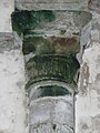 La chapelle Notre-Dame de Kernitron : chapiteau roman 1.