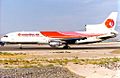 L-1011-385-1 TriStar 50 d'Hawaiian Airlines (N766BE) à Las Vegas. Dans les années 1970, le L-1011 était l'appareil préféré pour desservir Honolulu, aéroport le plus isolé au monde[5].