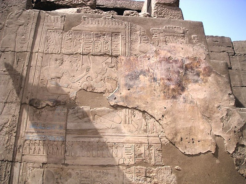 File:Louxor Amon Amenhotep III.jpg
