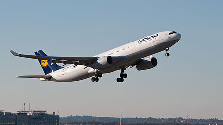 English: Lufthansa Airbus A330-343 (D-AIKR) at Munich Airport (IATA: MUC; ICAO: EDDM). Deutsch: Lufthansa Airbus A330-343 (D-AIKR) auf dem Flughafen München (IATA: MUC; ICAO: EDDM).