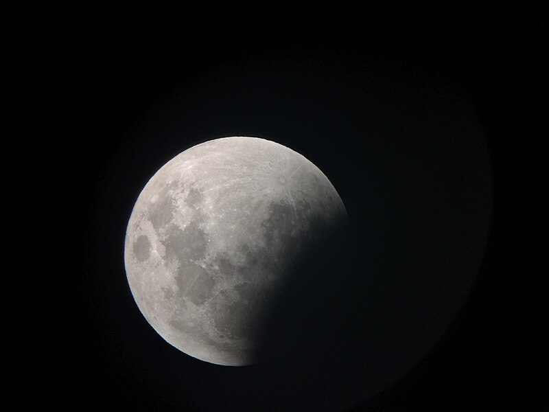 File:Lunar eclipse of 2015 September 28 (22209082078).jpg