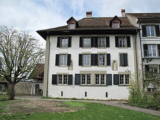 <span class="mw-page-title-main">Münchenbuchsee Commandery</span> Medieval commandery in the Swiss municipality of Münchenbuchsee