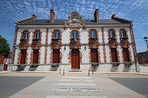 Mairie de Gidy en juin 2014 - 1.jpg