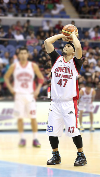 <span class="mw-page-title-main">Mark Caguioa</span> Filipino basketball player (born 1979)