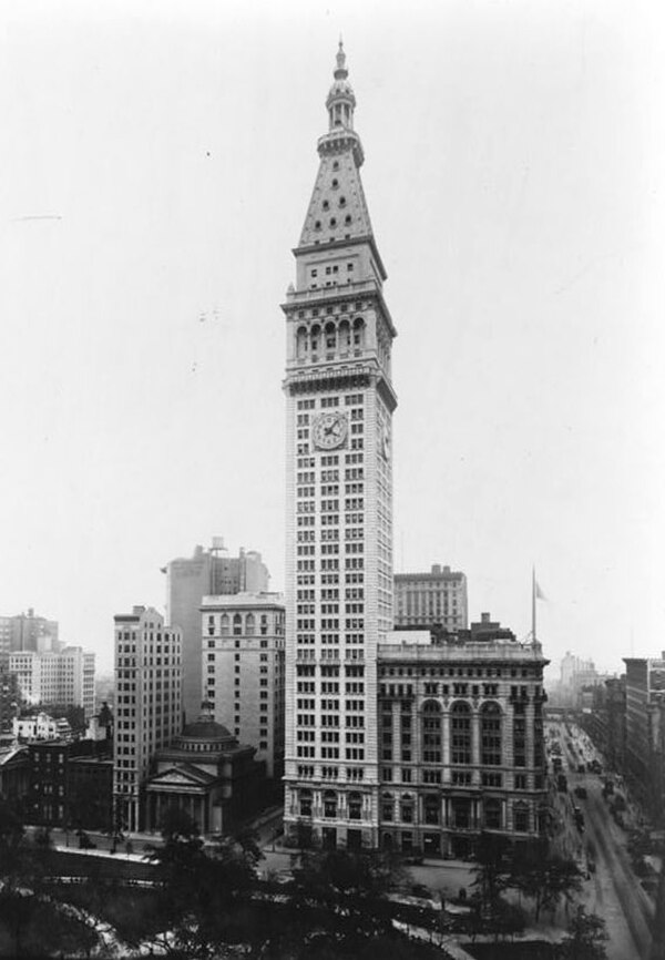January 22, 1910: 700-foot high Metropolitan Life Tower, world's tallest building, completed