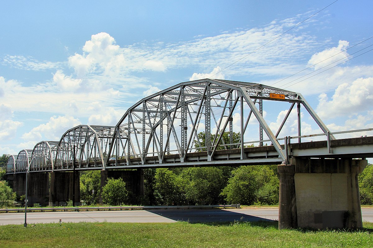 Bridge co. Остин мост. Американский мост. Мост в Техасе. Мост через реку Канзас.