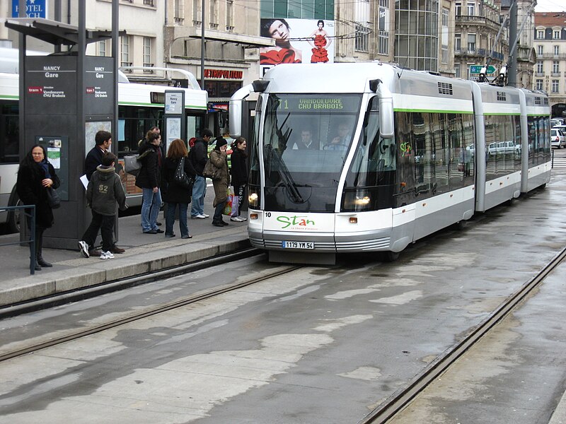 File:Nancy TVR 2009 3.jpg