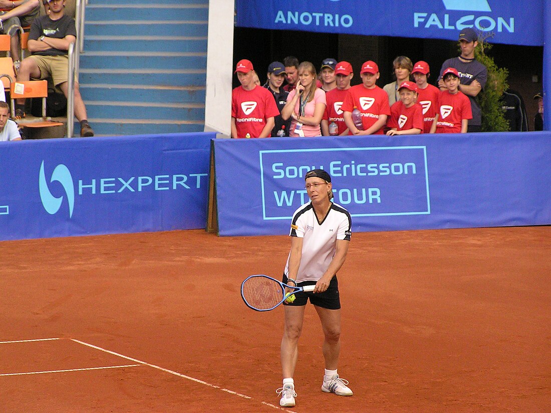 File:Navratilova-PragueOpen2006-N17.jpg