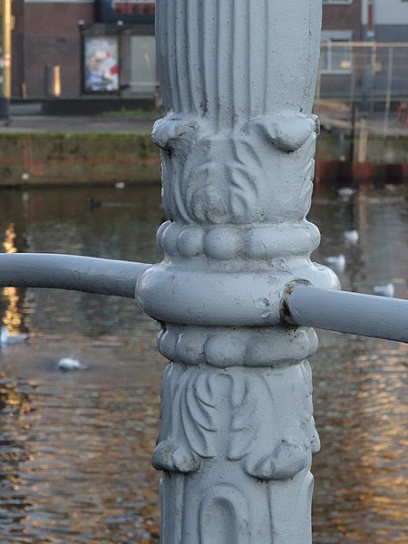 File:Noorderbrug - Oude Noorden - Rotterdam - Metail railing detail.jpg