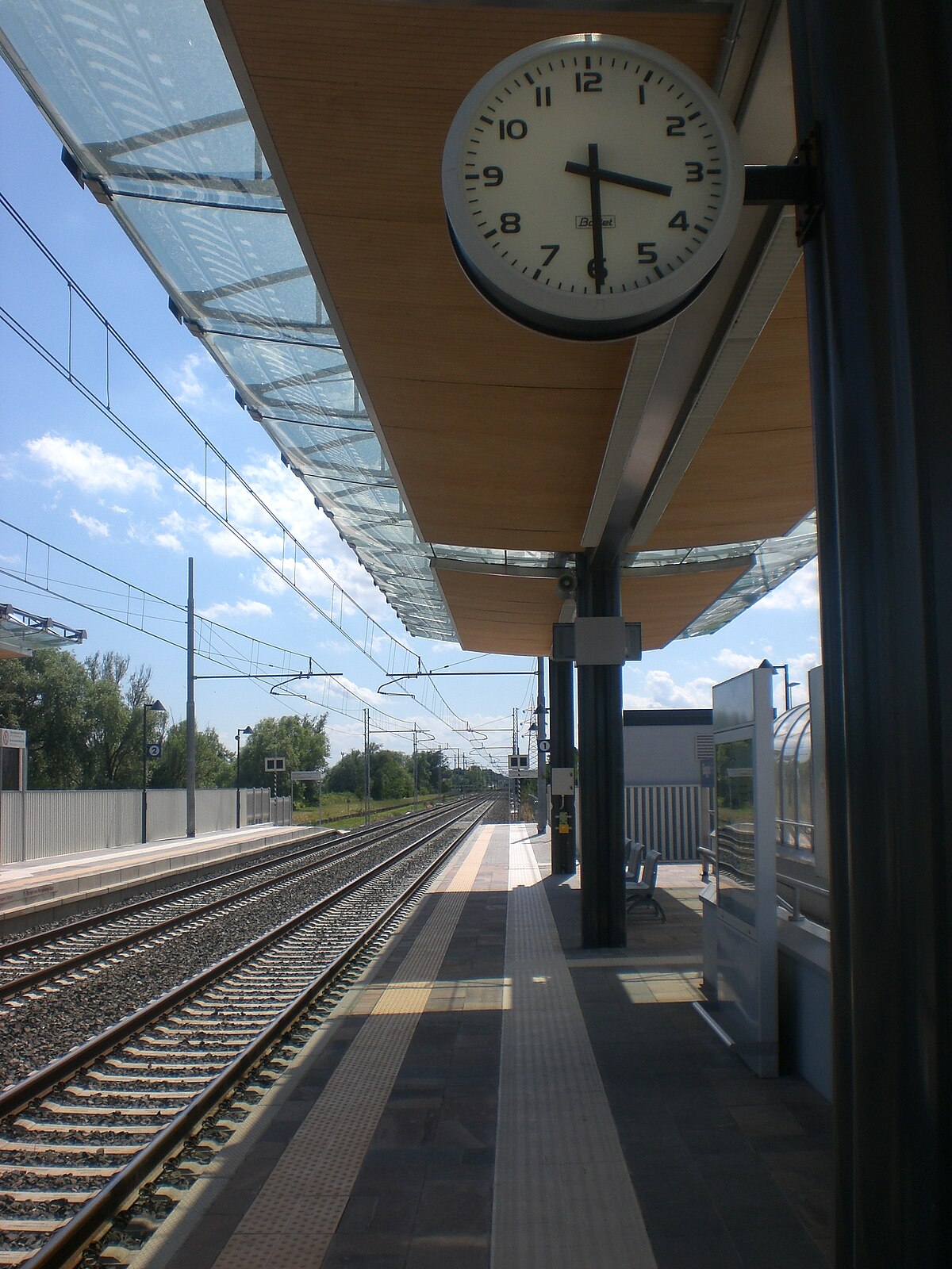 File:Orologi Gaggio P.E. stazione FS.JPG - Wikipedia