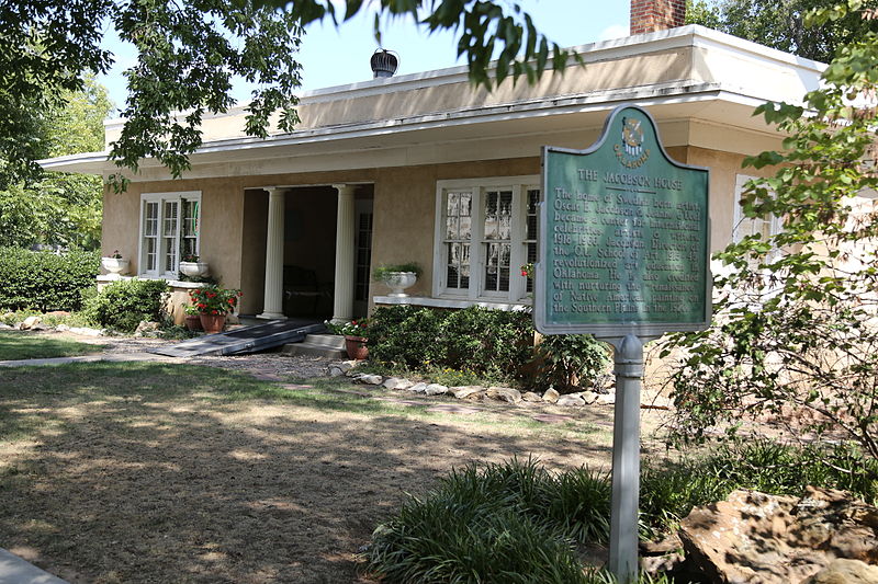 File:Oscar B Jacobson House.JPG