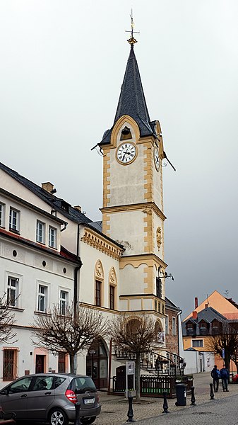 File:Ostrov nad Ohří radnice (3).jpg