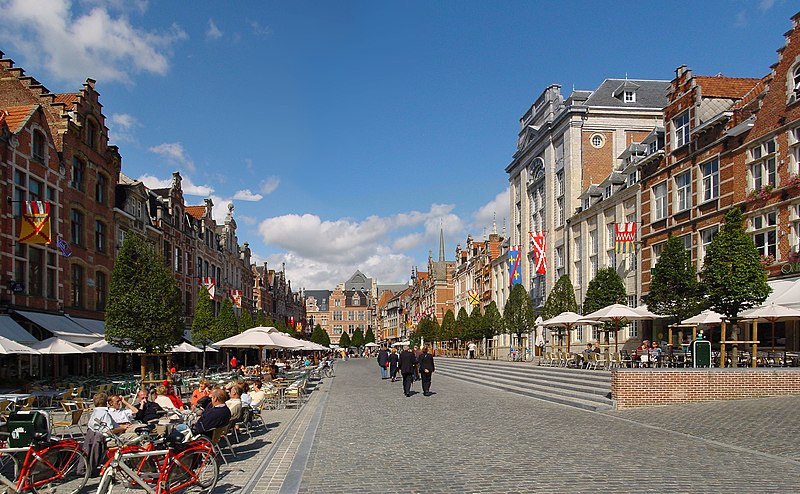 File:Oude Markt Leuven.jpg