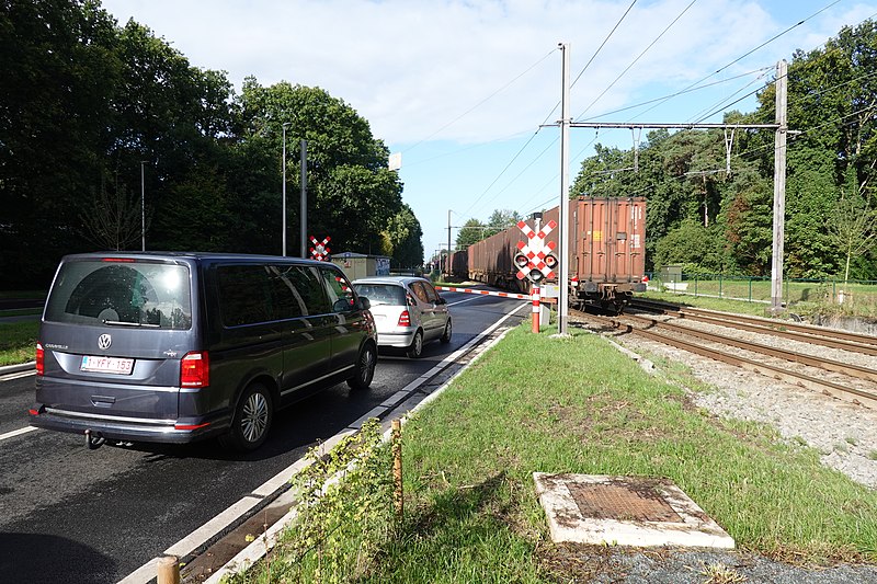 File:Overweg Kapellenbos 2022 2.jpg