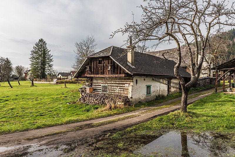 File:Pörtschach Winklern Brockweg Brockhof alte Schmiede 12112017 1978.jpg