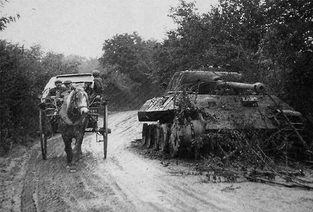 Un Panzerkampfwagen V Panther détruit, à Mont-Ormel.