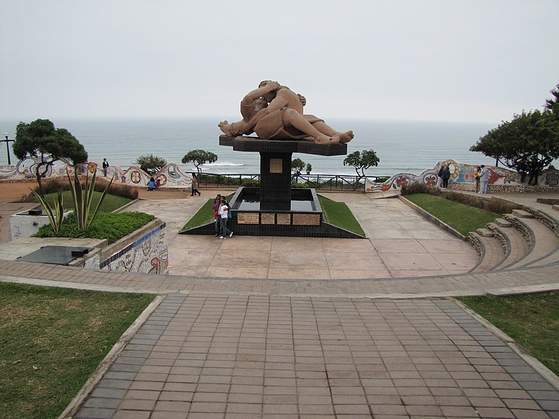 File:Parque del Amor - Miraflores - Lima, Peru (4869599137).jpg