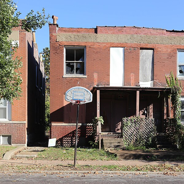 File:Permanent Basketball Hoop (30190136883).jpg