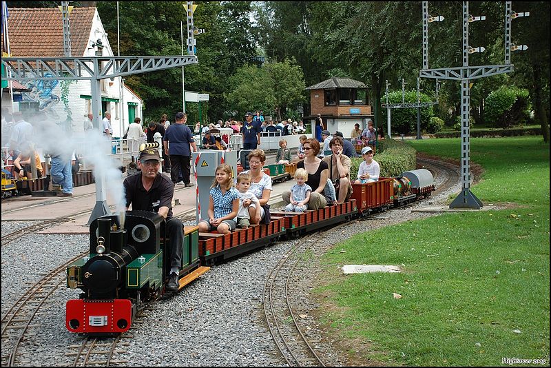 File:Petit train vapeur de Forest, sortie L20.JPG