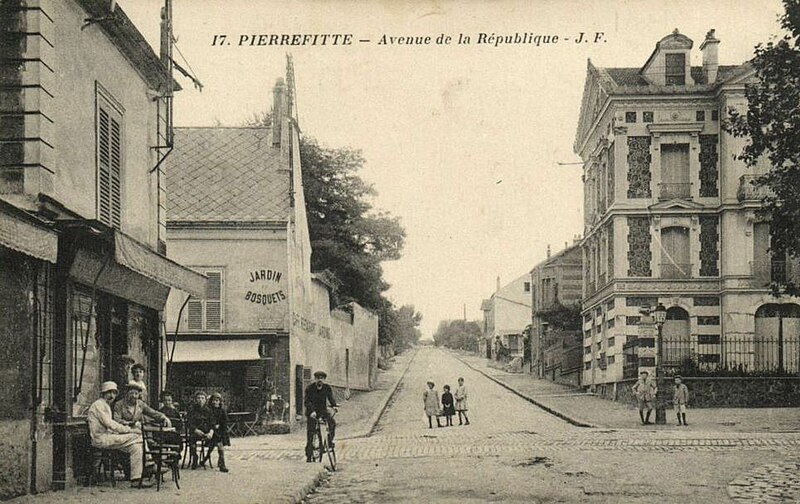 File:Pierrefitte.Avenue de la République.Vélo.jpg