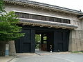 Pintu Gerbang Ōtemon. Di atasnya terdapat Tamon Yagura
