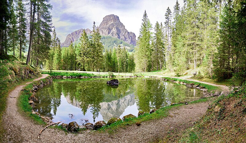 File:Pond in Corvara.jpg