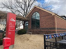 Oakley Branch Public Library of Cincinnati Oakley Branch, Oakley, Cincinnati, OH (39944434343).jpg