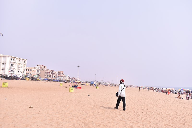 File:Puri Golden beach in Puri 16.jpg